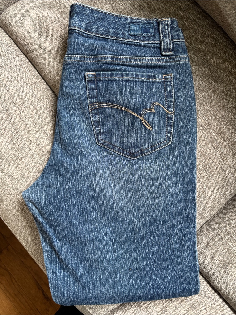 Bandolinoblu size 10 slightly distressed jeans